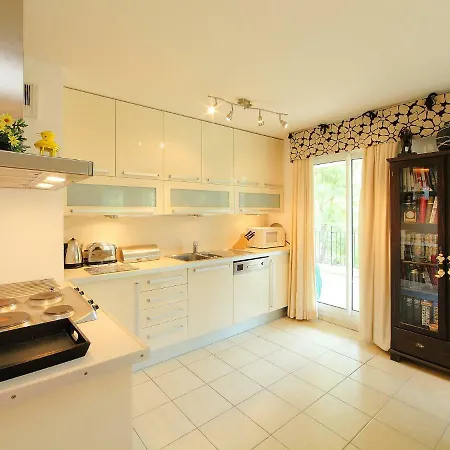Collines De Bellevue Apartamento